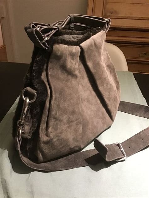 Wildleder Tasche von Liebeskind mit Felleinsätzen NEU Kaufen auf Ricardo