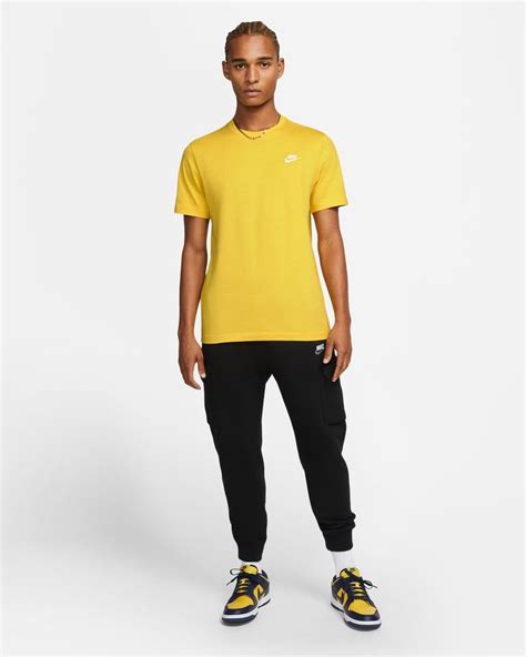 T Shirt Nike Sportswear Club Coton Pour Homme Ar Jaune