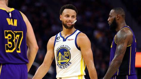 Los Warriors Aplastan A Los Lakers De Lebron En Inicio De Campa A