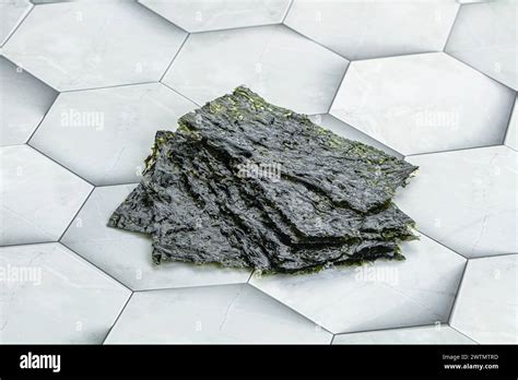 Korean Nori Seaweed Chips Heap Snack Stock Photo Alamy