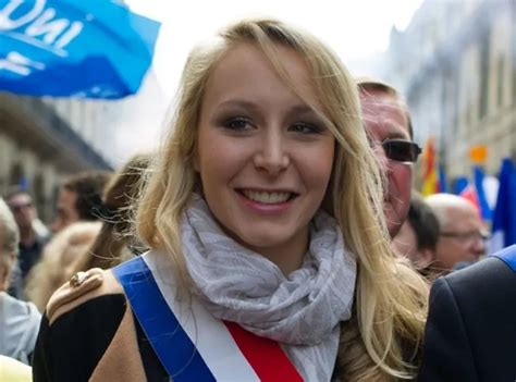 Photos Marion Maréchal Le Pen en bikini dans les bras d un beau gosse
