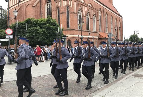 Policjanci z Elbląga obchodzili swoje święto Odebrali awanse i