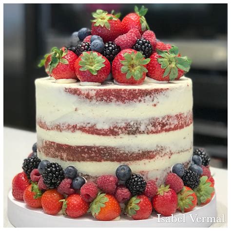 Pin de Claudia Angélica en mis 45 Torta decorada con frutas Recetas