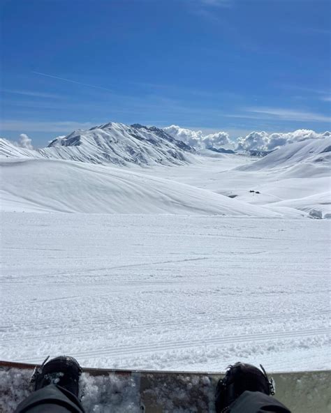 Abruzzo Continua A Nevicare A Campo Imperatore Boom Di Presenze Sugli