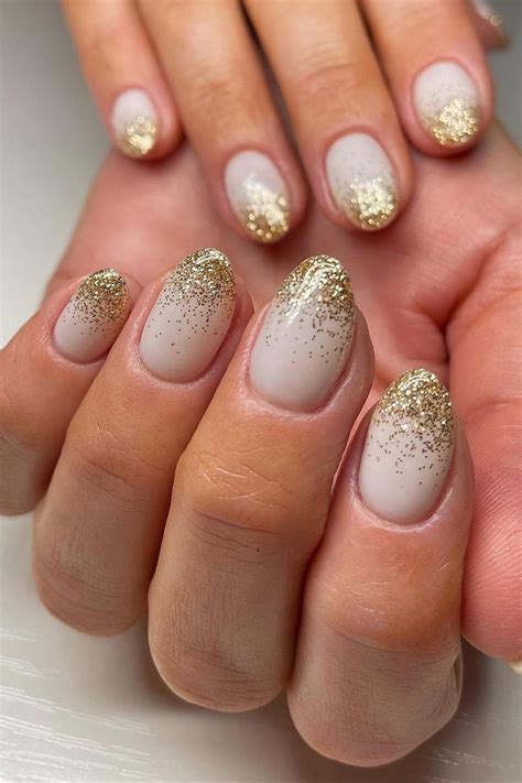 19 Cute And Classy Gold Glitter Nails To Feel Chic Gold Glitter Nails