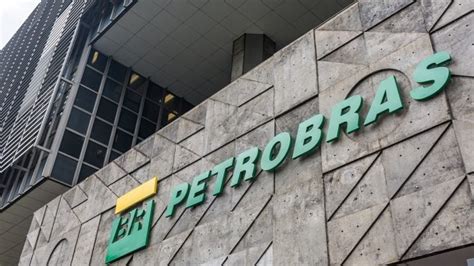 Petrobras PETR4 após rombo de R 23 bilhões contratos