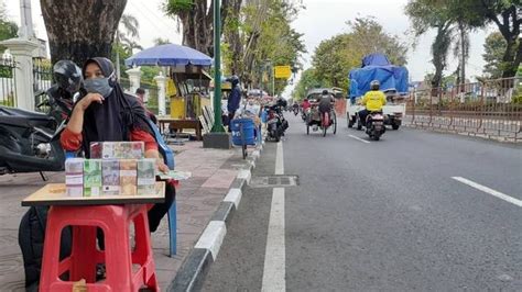 Jasa Penukaran Uang Baru Di Pinggir Jalan Ini Dasar Hukumnya