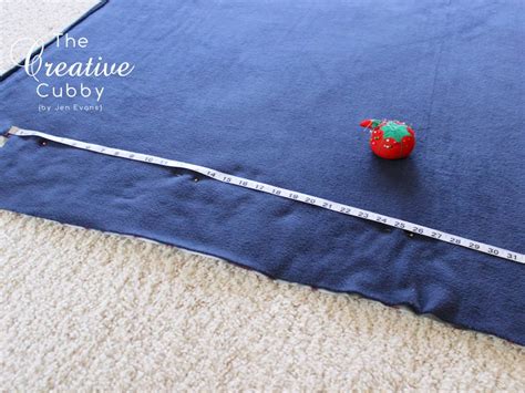 The Creative Cubby No Sew Fleece Blanket Tutorial