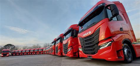 Iveco S Way Consegnati Veicoli Rosso Maranello Alla Ltg