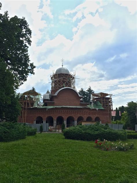 Noua Catedral Arhiepiscopal I Regal De La Curtea De Arge Familia