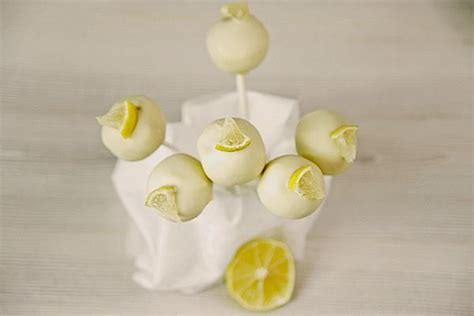 Lemon Cake Pops Von Dashonigkuchenpferd Chefkoch