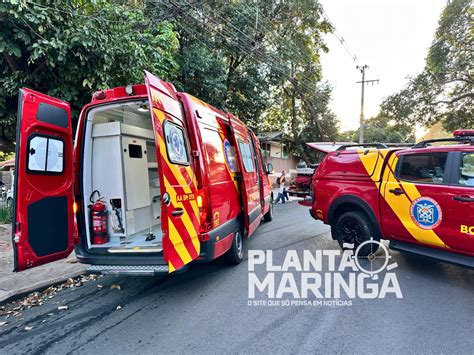 Motorista Perde Controle De Carro E Bate Em Poste Em Maringá Vídeo