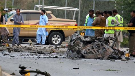 Una bomba mata a cinco personas en Pakistán incluido un exsenador