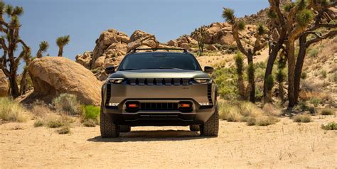 View Photos of the Jeep Wagoneer S Trailhawk Concept