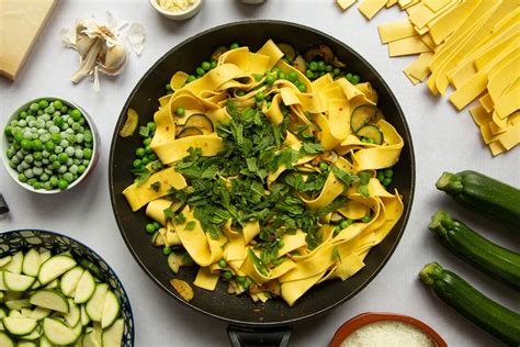 Jamie Oliver S Courgette And Pea Pasta