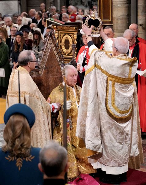 直击｜暌违70年，查尔斯三世加冕成为英国新君主查尔斯新浪财经新浪网