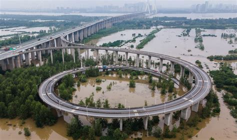 Zhengzhou Morts Et Des Milliers Vacu S Dans Les Inondations En