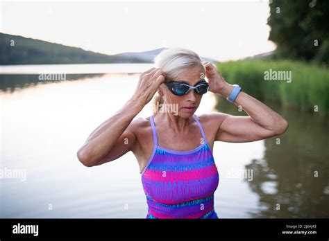 Older Woman Swimming Hi Res Stock Photography And Images Alamy