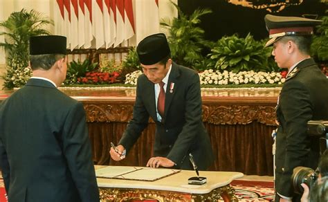 Jokowi Saksikan Pengucapan Sumpah Pejabat Negara