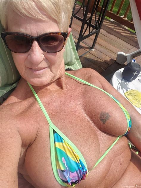 Oma Im Sexy Bikini Oma Porno Foto