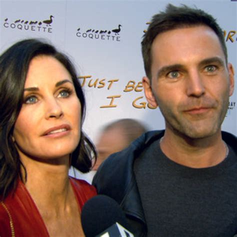 Why Courteney Cox's Wedding Is Delayed - E! Online