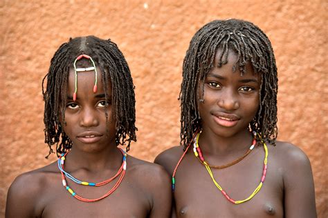 Nude foto einheimische afrikanische mädchen Porno Foto