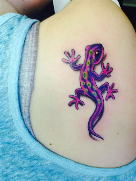 Pin By Liz Lewandowski On Cute Things ️ Lizard Tattoo Tattoo Designs Gecko Tattoo