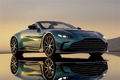 Aston Martin V12 Vantage Roadster specs 2024 - Autotijd.be