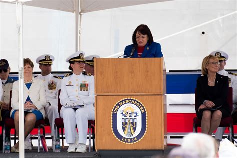 DVIDS - Images - USS Manchester (LCS 14) Commissioning [Image 12 of 34]