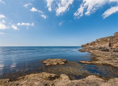 Costa Del Mar Negro Ubicada En Tarkhankut Foto Premium