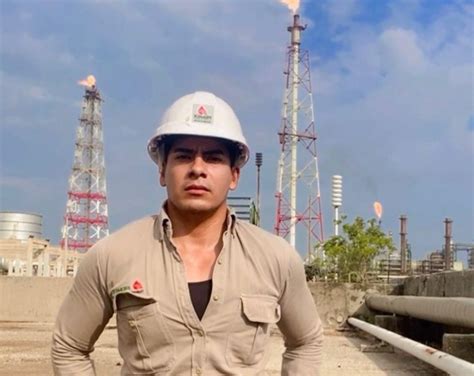 Soy gay y qué responde trabajador de Pemex a críticas en redes y se