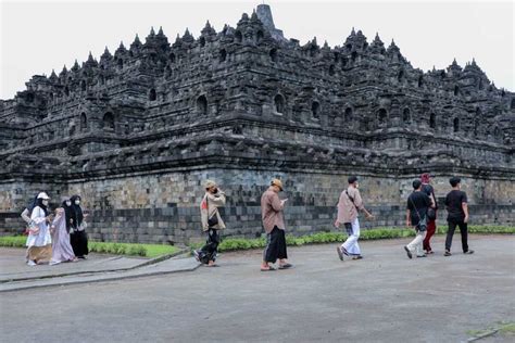 Bagian Atas Candi Borobudur Buka Saat Lebaran Kuota Per Jam