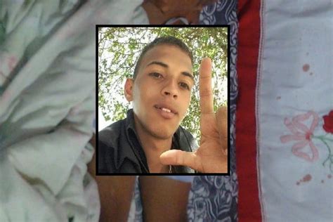 Jovem Morto A Tiros Dentro De Casa Em Campos