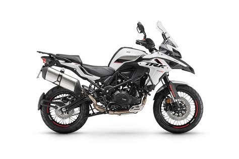 Motorrad Vergleich Benelli TRK 502 X 2024 Vs Honda CRF450R 2025