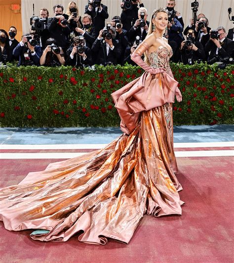 Blake Lively And Ryan Reynolds Have Arrived At The Met Gala See