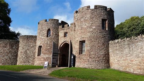 Could the King Richard II’s Gold Still Be Hidden at Beeston Castle ...