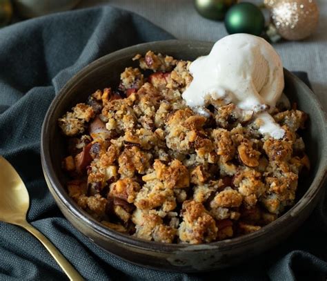 Notencrumble Van Appel En Peer Met Vanille Ijs Karola S Kitchen