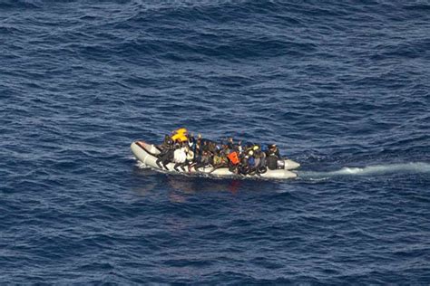 Tres Pateras Con 147 Personas Migrantes Viajan Rumbo A Lanzarote Y Fuerteventura En Medio Del