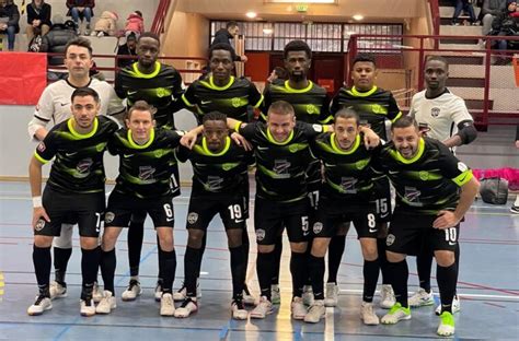 D1 Futsal Pour Le Derby Parisien Le Sporting Club De Paris Laisse