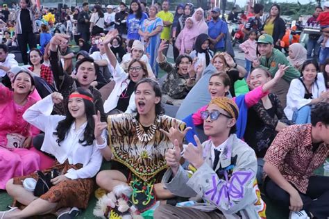 Keren Banget Euforia Street Fashion Week Edisi Kemerdekaan Ala Gabungan