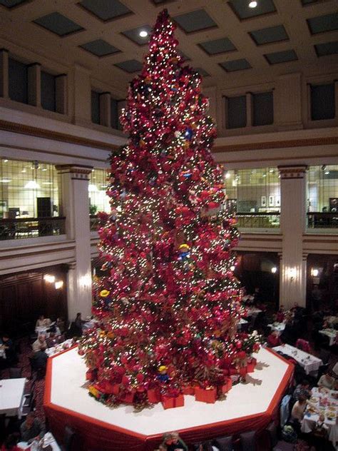 2008 Walnut Room Christmas Tree - Macy's (Marshall Field's) | Beautiful ...