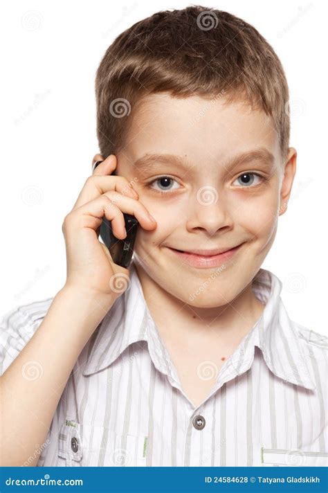 Menino Falando No Telefone Foto De Stock Imagem De Retrato Telefone