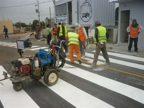 Pintado de carreteras y señalizacion vertical en Lima Otros Servicios