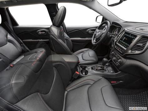 Jeep Cherokee Trailhawk Interior