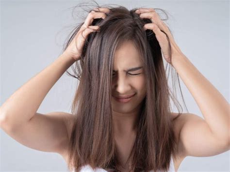 Best Essential Oils For Frizzy Hair