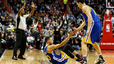 Stephen Curry Scores 51 Flirts With 3 Point Record In Warriors Win