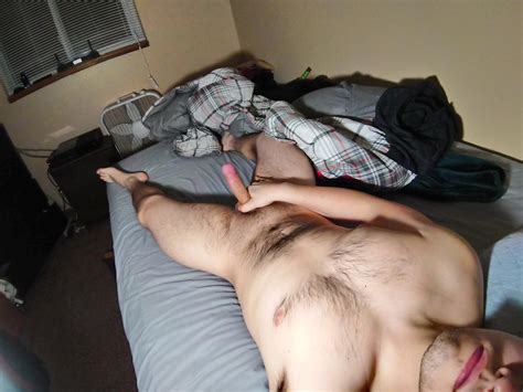 My Very First Post Just An Average Dude Sleeping Naked Scrolller