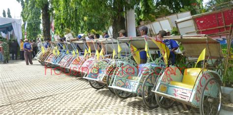 Keliling Cirebon Dengan Becak Wisata