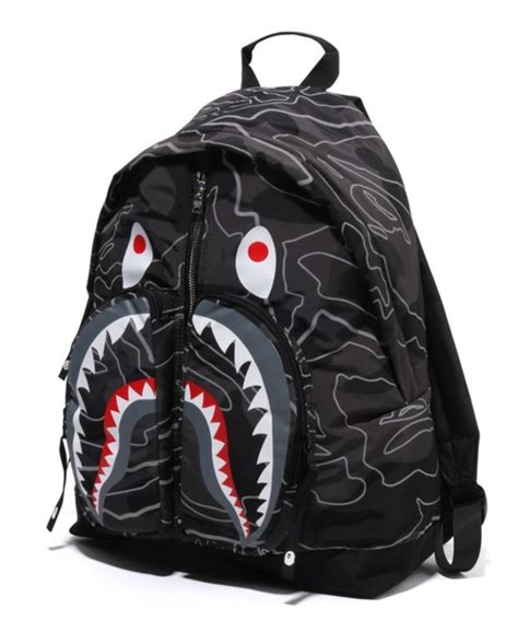 A Bathing Ape（アベイシングエイプ）の「layered Line Camo Shark Day Pack M（バックパックリュック）」 Wear