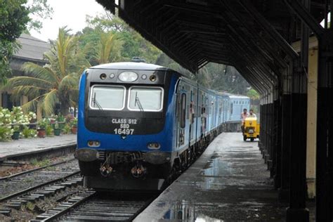 Colombo Fort Sri Lankan Railways Class S12 Dmu World Railways Photo